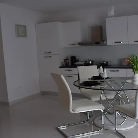 Apartment Foresta *